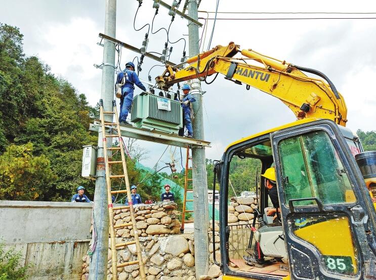 南方電網(wǎng)公司加強(qiáng)農(nóng)村電網(wǎng)建設(shè)，以充足電力激發(fā)鄉(xiāng)村活力