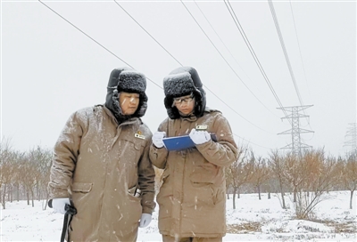 天津各級電力部門全力應(yīng)對寒潮降雪 開啟專項巡視 排除安全隱患