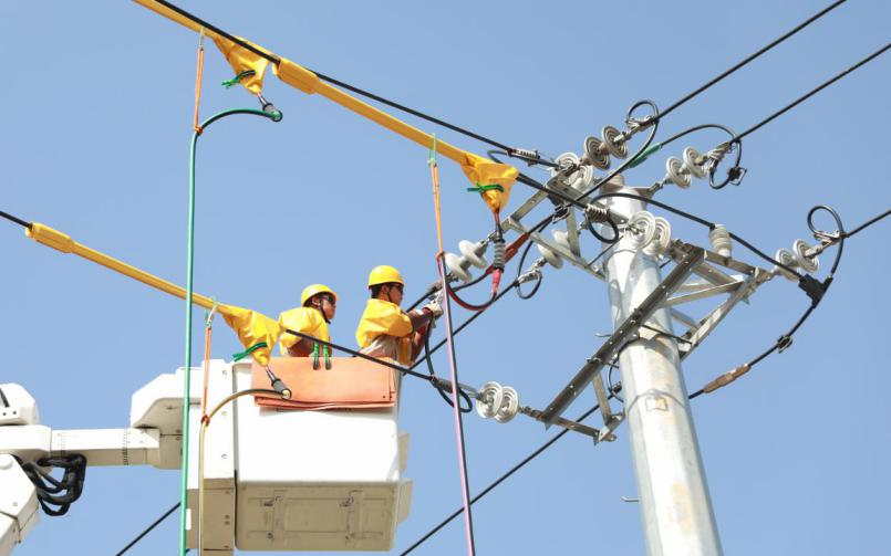 溧陽供電“帶電”配“發(fā)電” 電網改造“不停電”