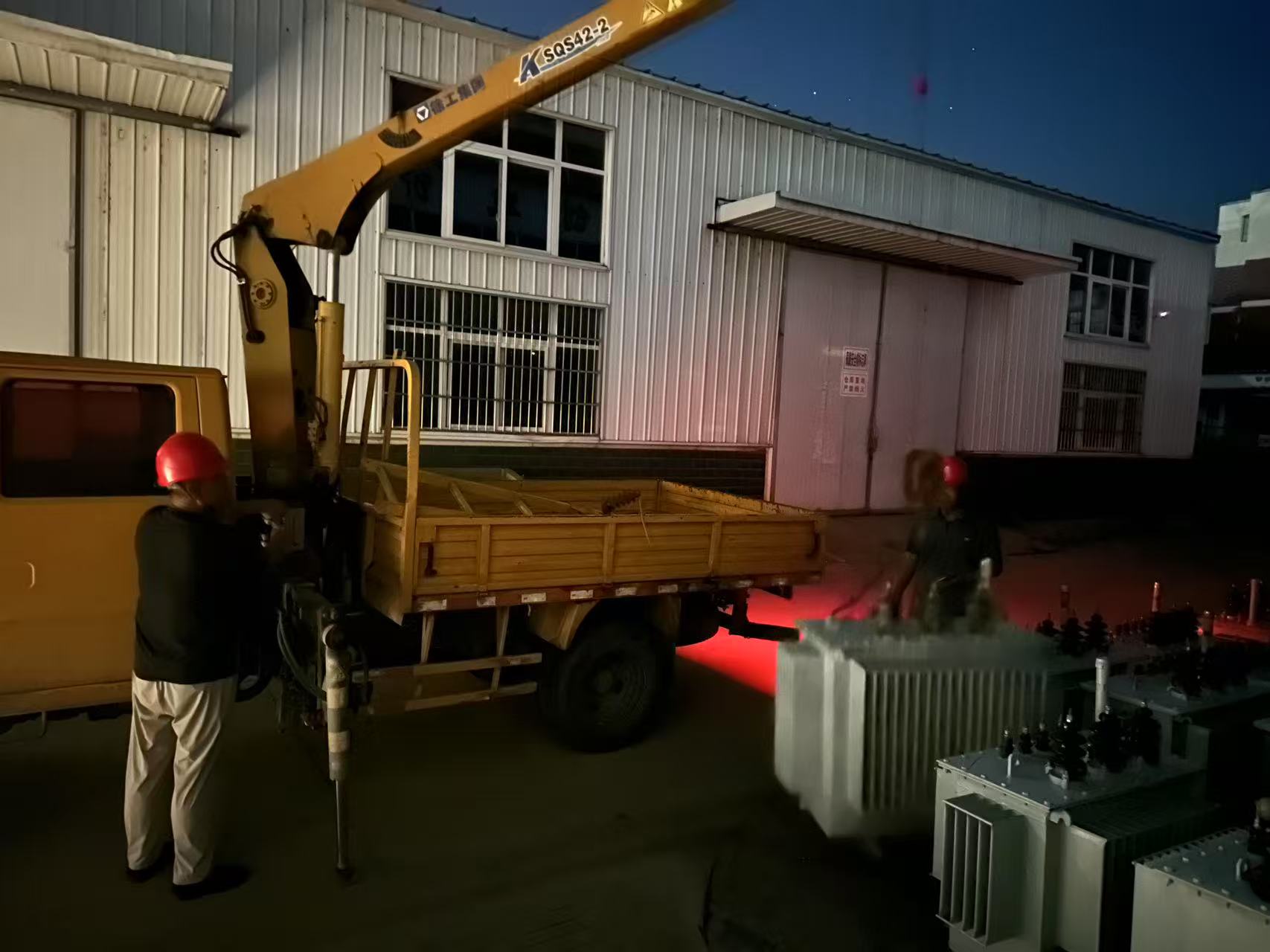 國網(wǎng)泌陽縣供電公司：24小時(shí)物資保障"閃電戰(zhàn)"  