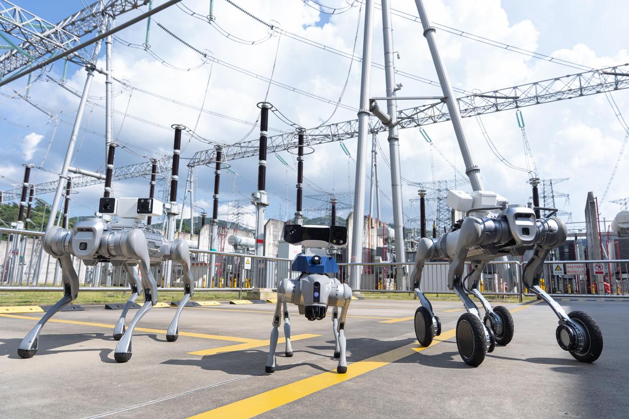 深圳電網(wǎng)機器人軍團(tuán)多棲作戰(zhàn)，力保十五運會電力無憂